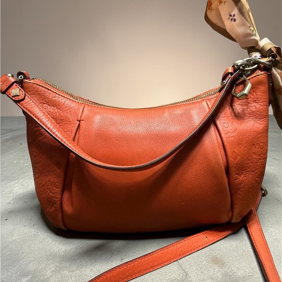 MCM Mini Hobo Leather Shoulder/Crossbody Bag Pre-Loved. Comes With COA - Picture 4 of 13